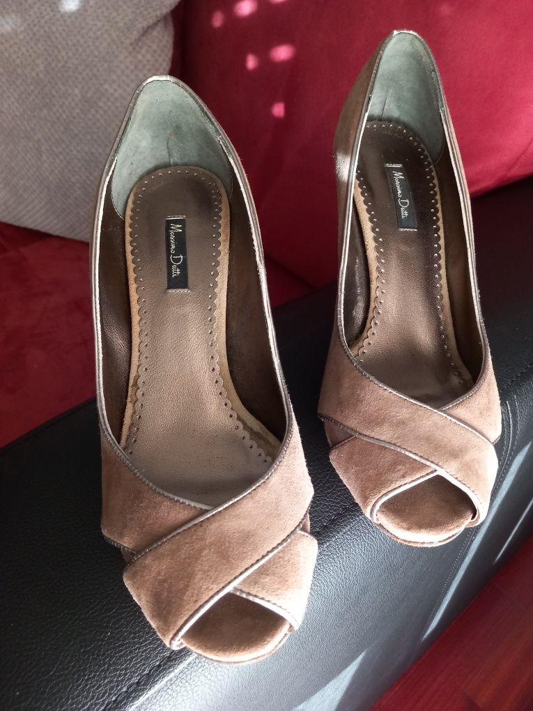 Sandálias Tam 39 Massimodutti ( Portes Incluídos)