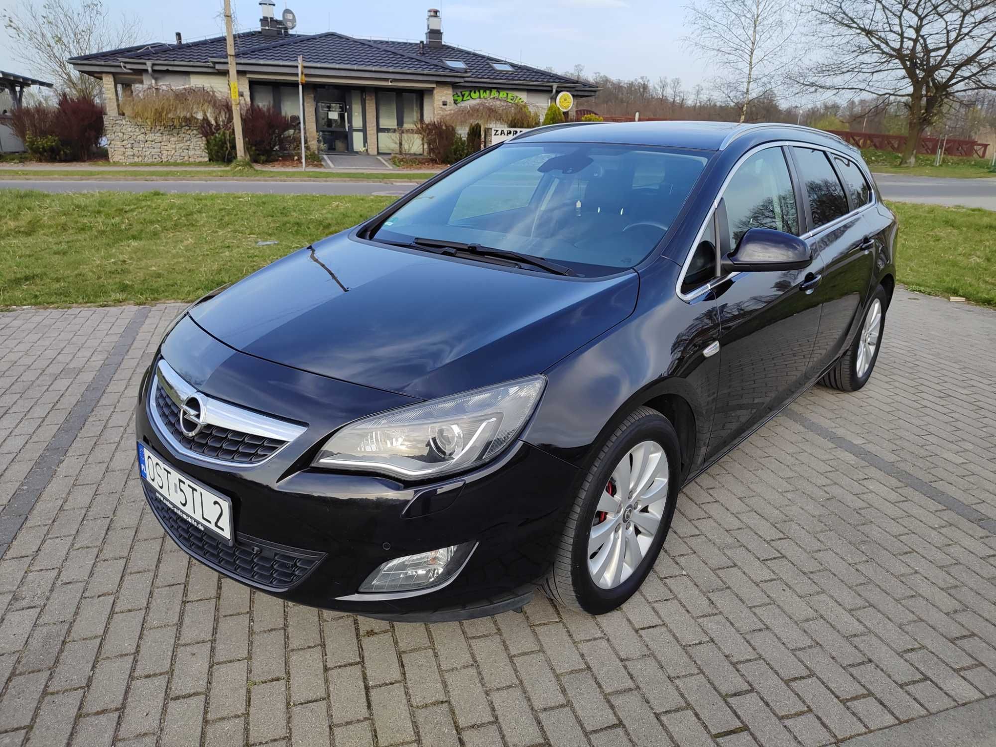 Opel Astra Sports Tourer 2.0 CDTi COSMO Navi BiXenon Serwis