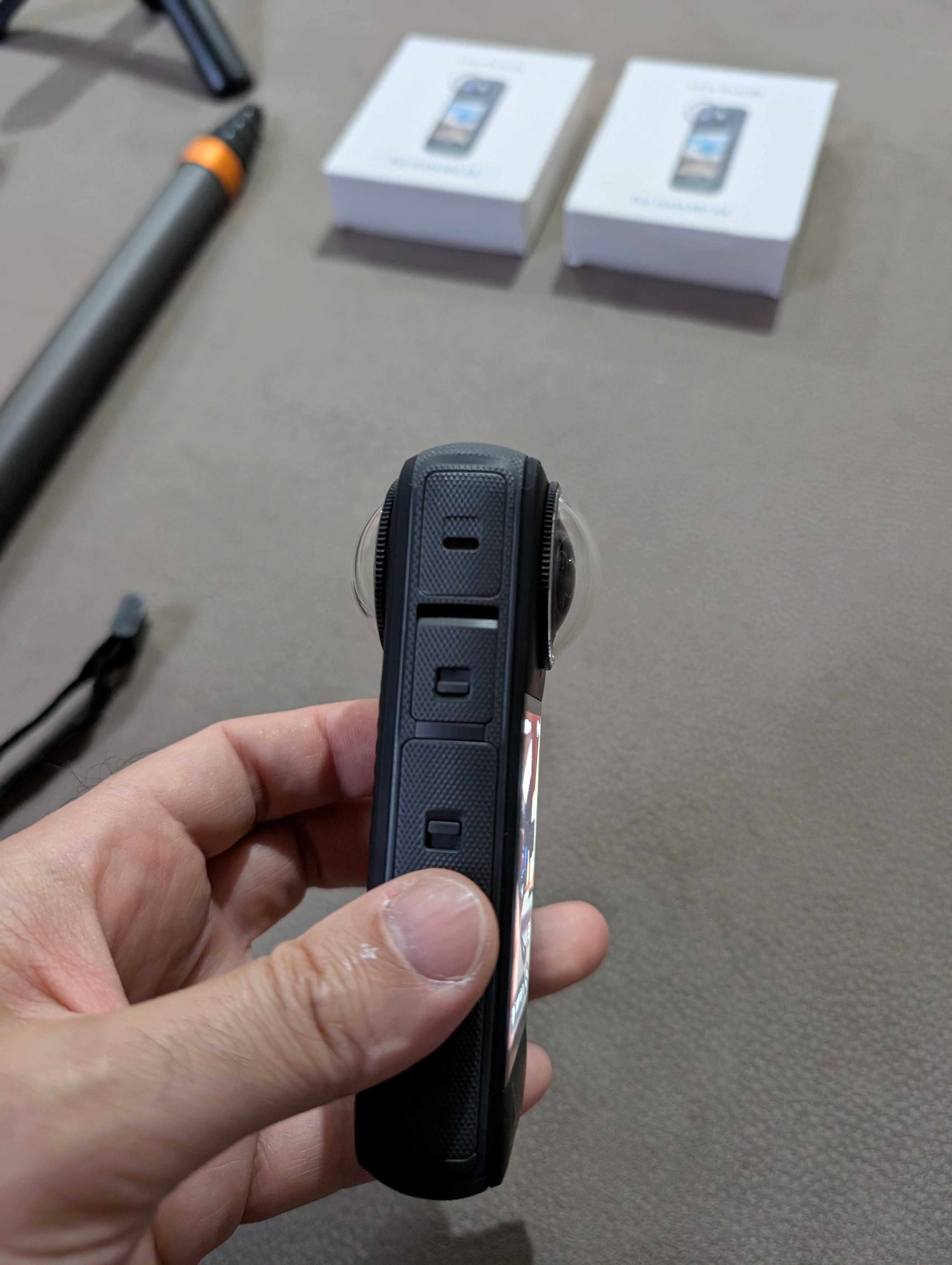 Insta360 x4 com vários acessórios