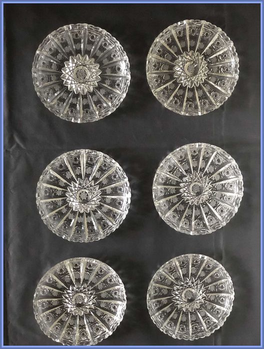 Sprzedam szklane talerzyki  PRL ze szlifem  6 sztuk