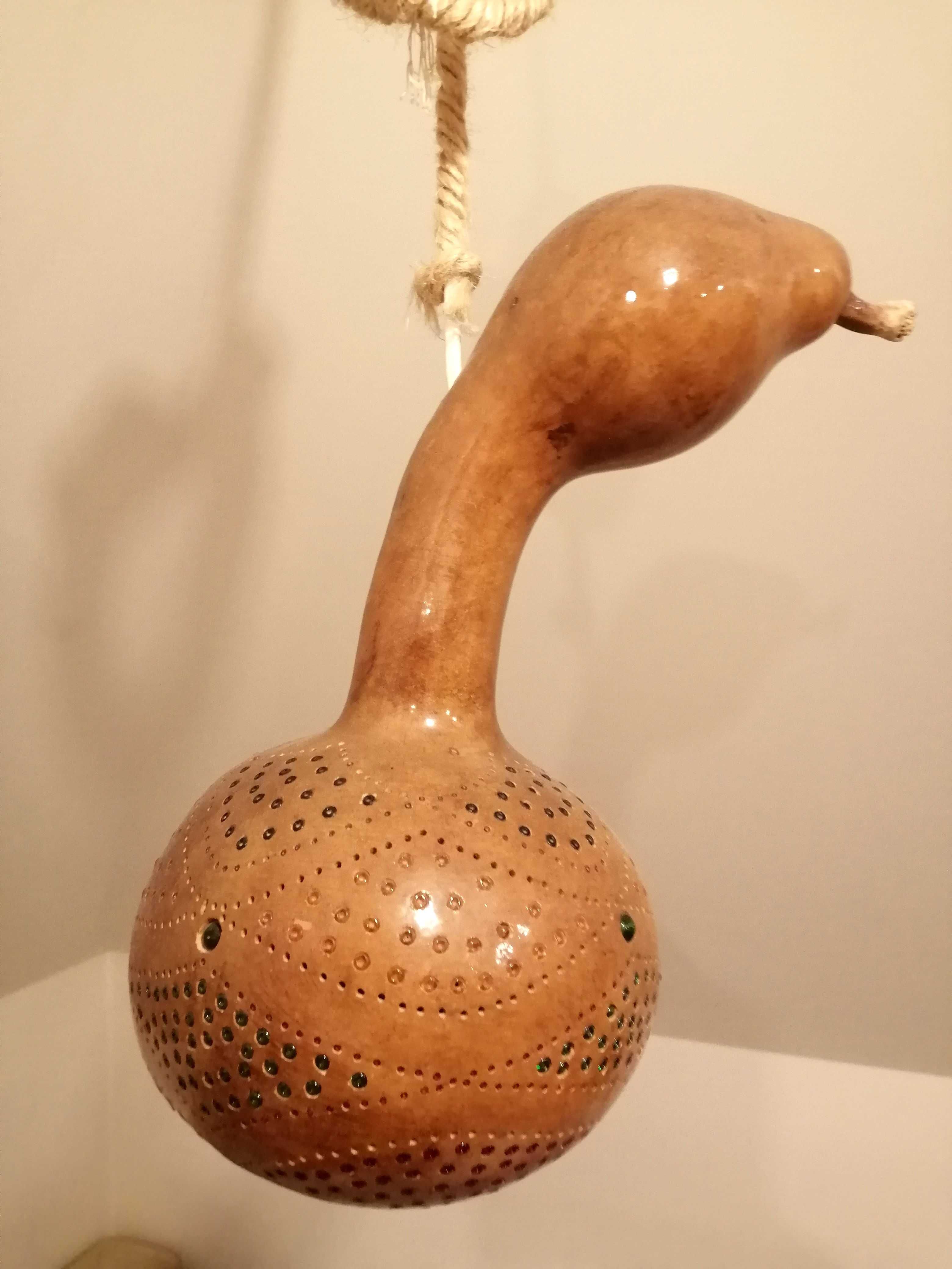 Ręcznie robiona lampa z tykwy – rozświetl swój dom magią kolorów!