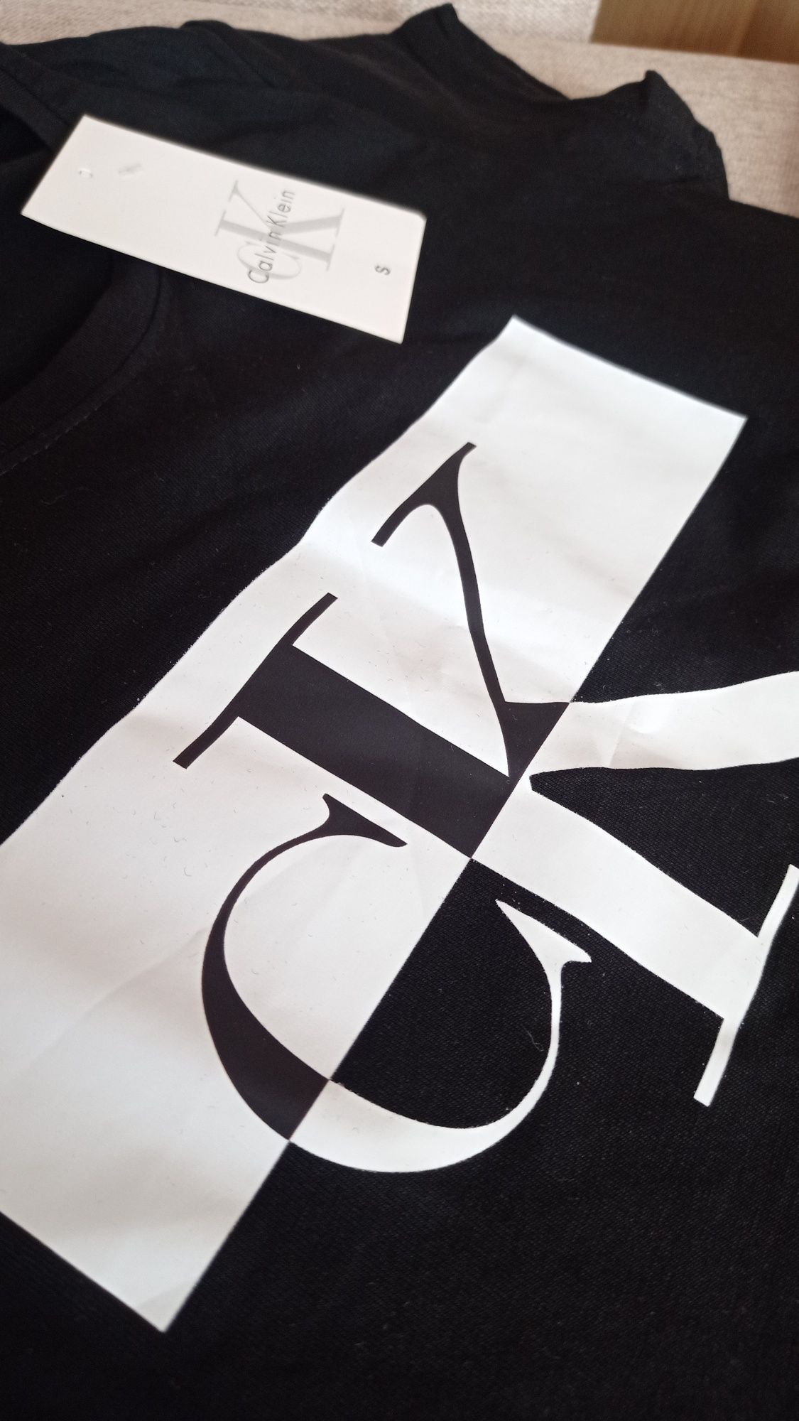 Nowy komplet Calvin klein S t-shirt spodenki
