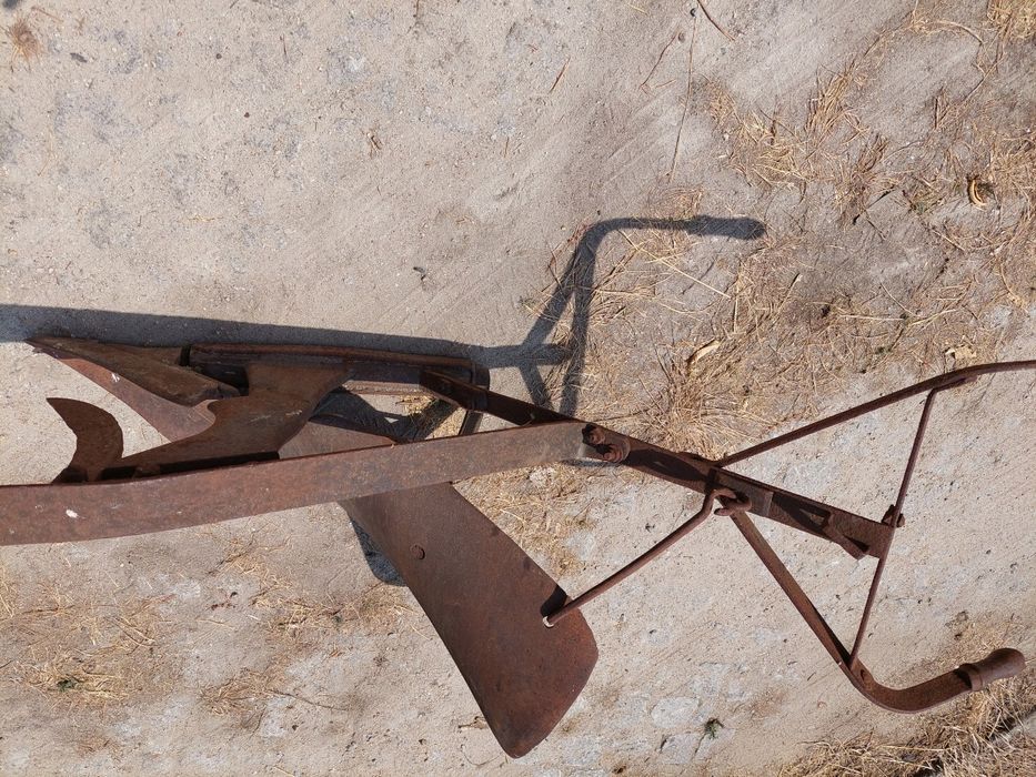 Arado de lavrar antigo