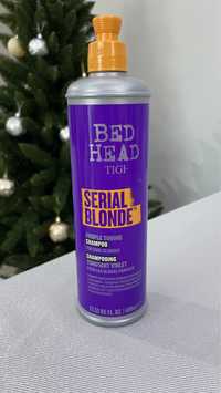 Fioletowy szampon do włosów blond