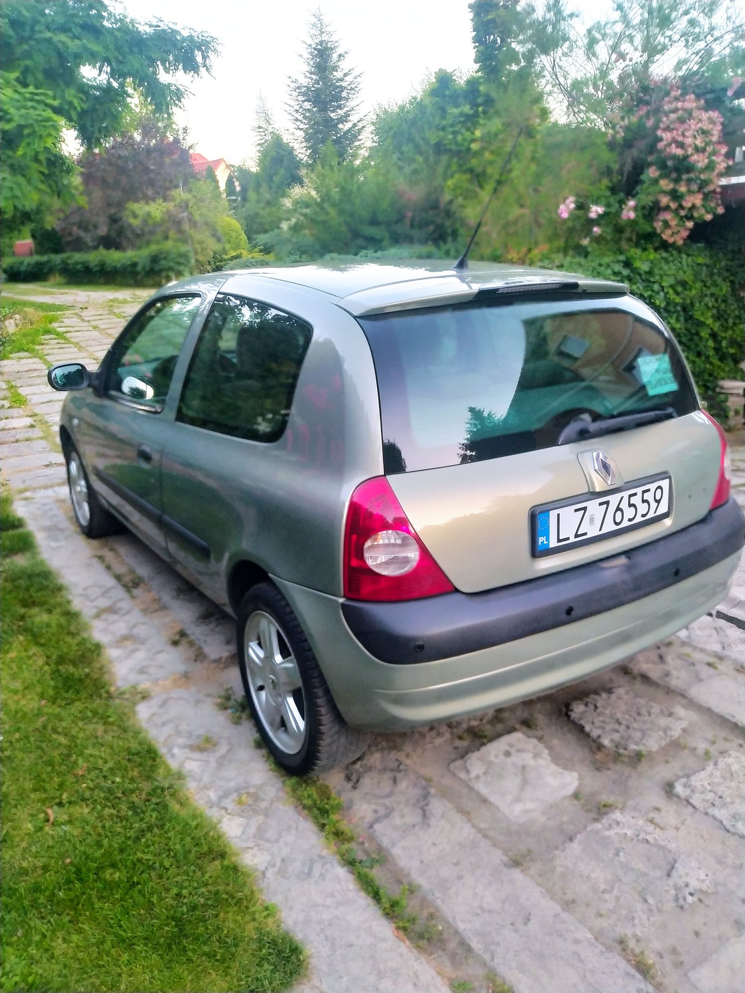 Renault Clio 1,6-16v Aut. B+G 2003r. 110KM.klima, ksenony Alufelgi.