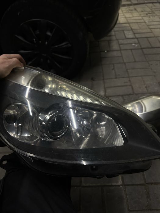 Фари Renault Clio 3 чорні лінзовані в чудовому стані