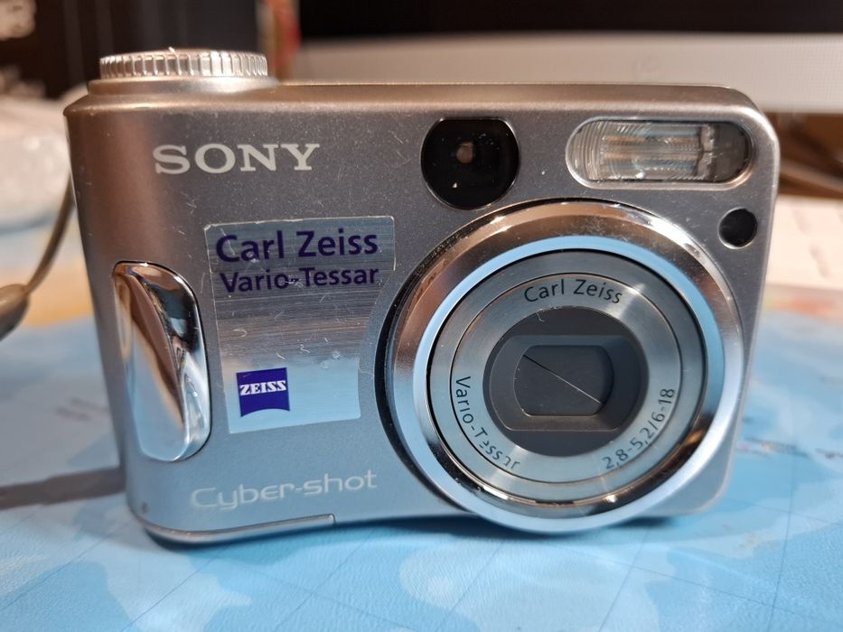 Aparat Sony Cybershot DSC-S60 vintage