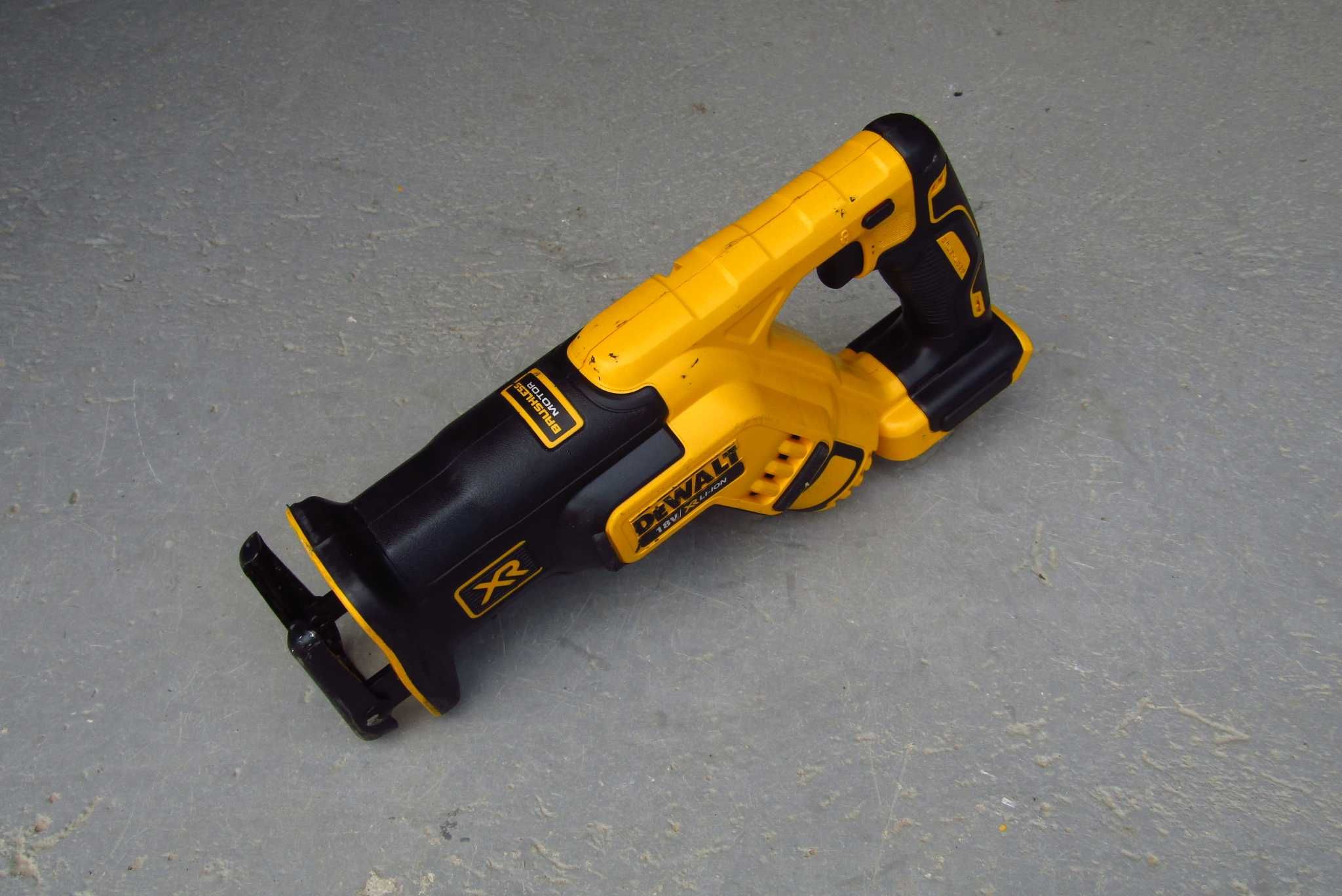 Piła szablasta akumulatorowa DeWalt DCS367 Made in Czech Republic