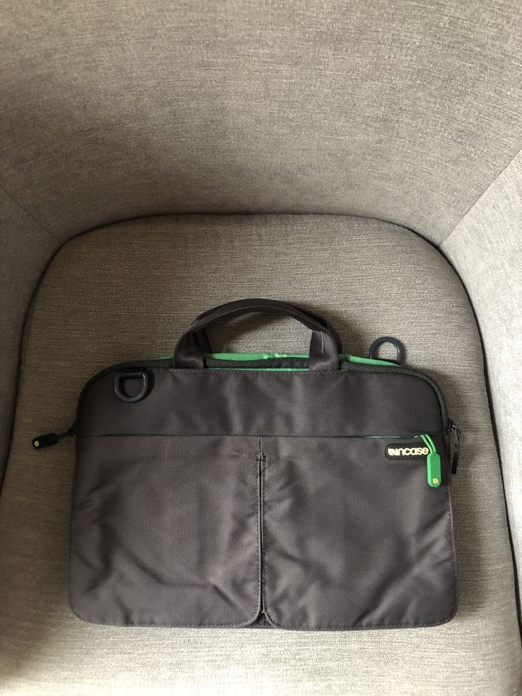 Pokrowiec incase na macbooka air 11"