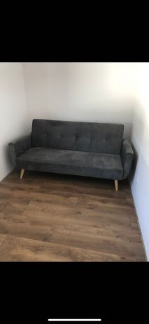 Kanapa szara grafit nóżki rozkładana sofa styl skandynawski