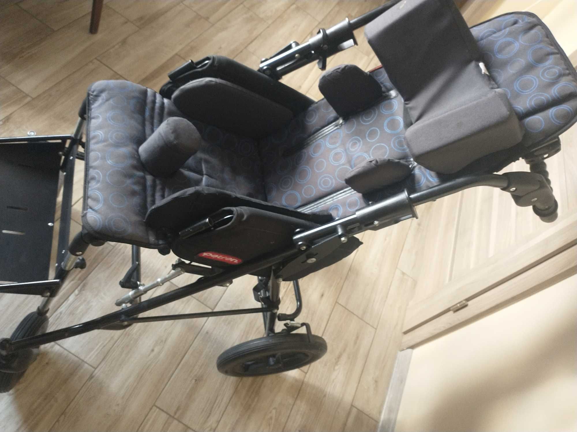 Wózek inwalidzki Patron Tom 4 dla dzieci granatowo-czarny
