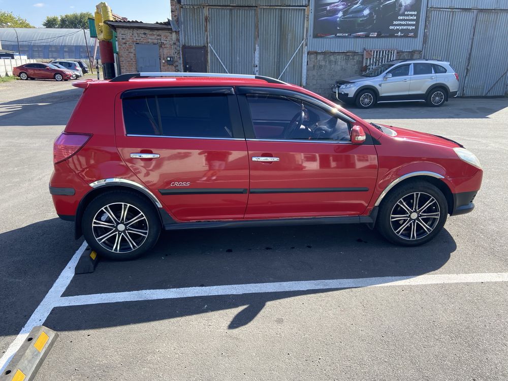 Geely mk cross 2011 рік хетчбек 1.5 газ/бенз