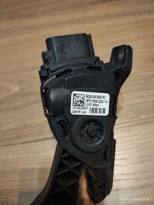 Pedal gazu Ford Mondeo 2.0 TDCI.  6G92-9F836-RC.