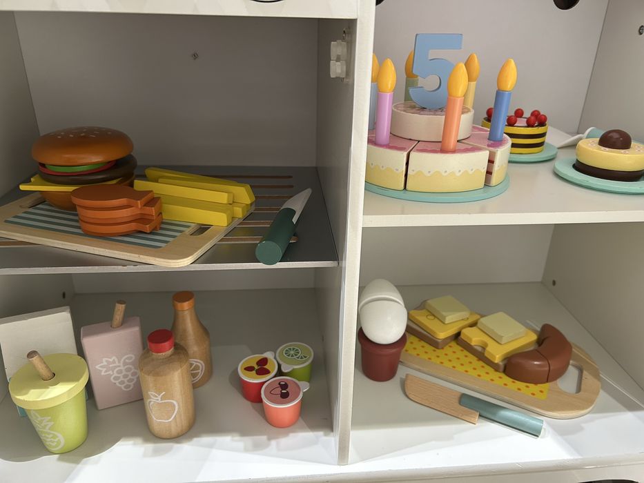 Kuchnia dziecieca wraz z akcesoriami