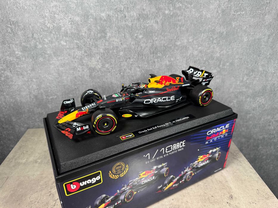 Bburago F1 Red Bull RB19 2023 Масштаб 1/18 №1 Max Макс Ферстаппен ф1