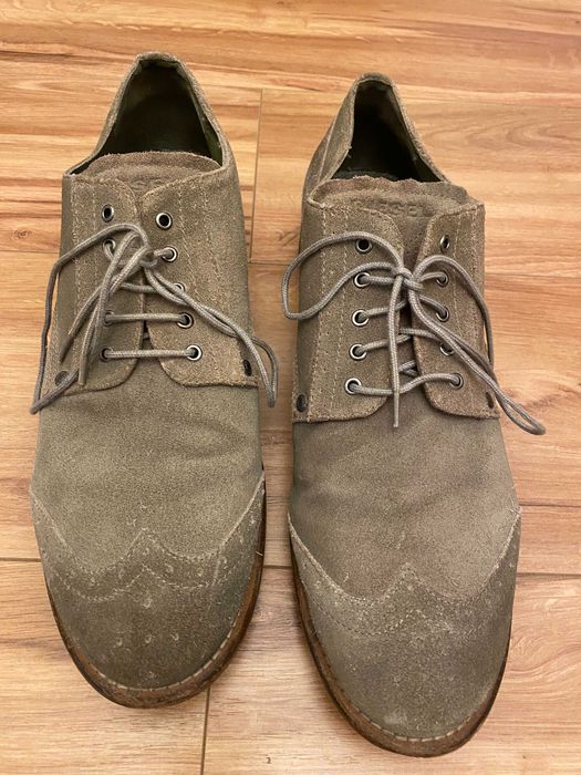 Sapatos de sola da marca DIESEL tamanho 46