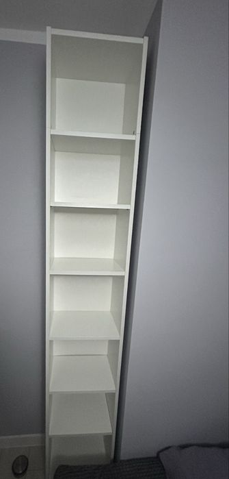 Sprzedam regal na ksiazki Ikea