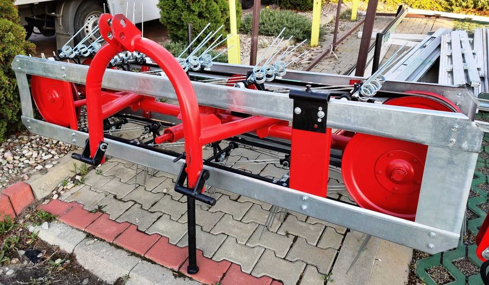 Zgrabiarka siana pasowo taśmówka 2,8