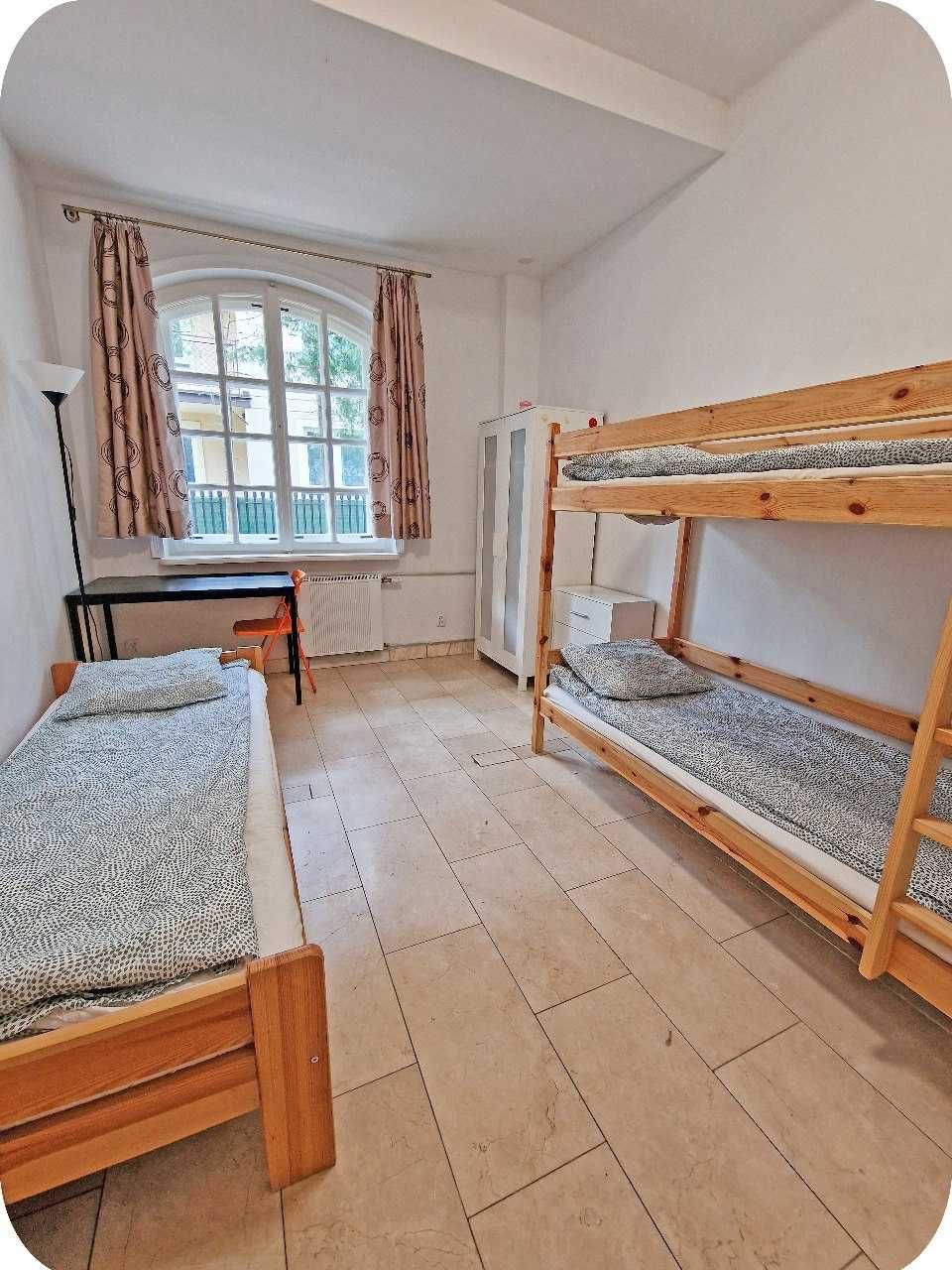 hostel - район WLOCHY ul. Flagowa - хостел, pokoje 2-4-6 местные