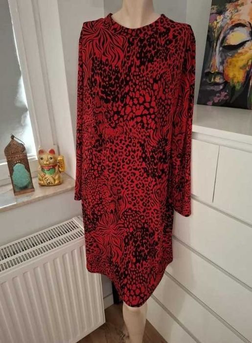 46 Wallis czarna czerwona sukienka animal print panterka zebra na zime