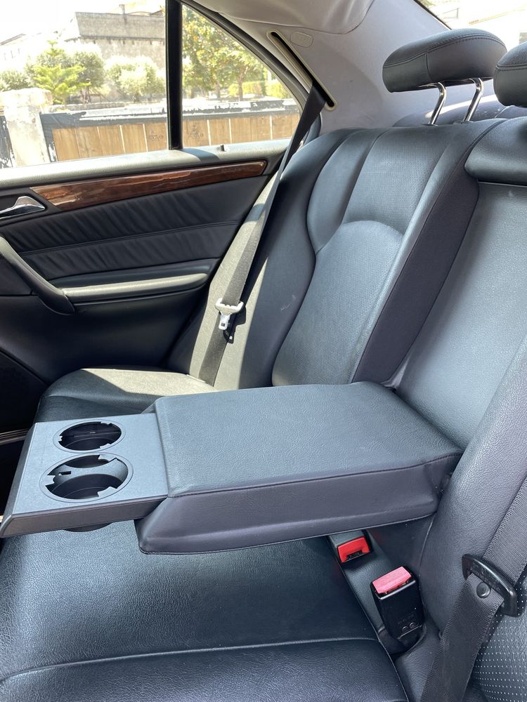 Mercedes-Benz C320 218CV