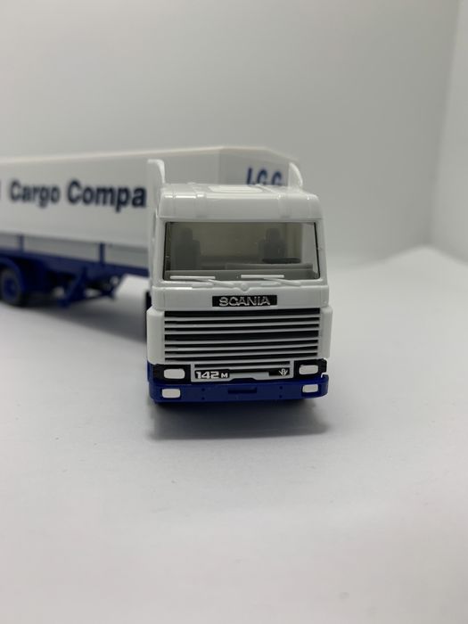 Scania com reboque da Herpa escala H0 1/87