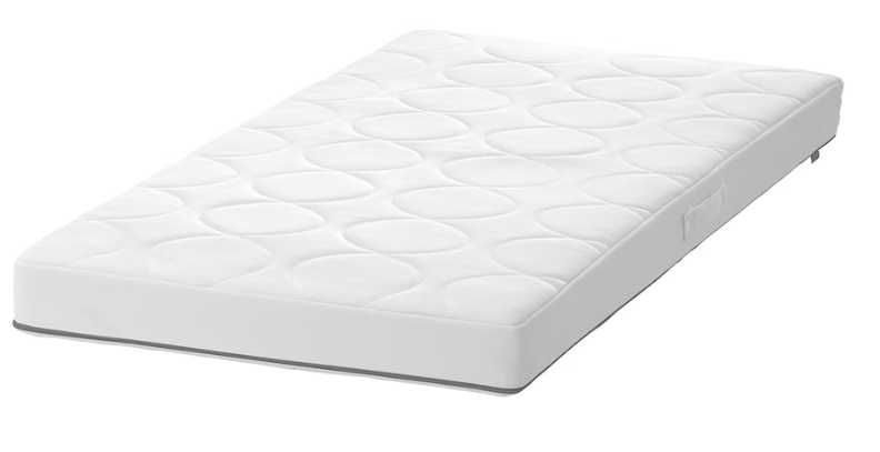 Berço IKEA "Sundvik" + colchão "JÄTTETRÖTT" + Barra NATTAPA -Como Novo