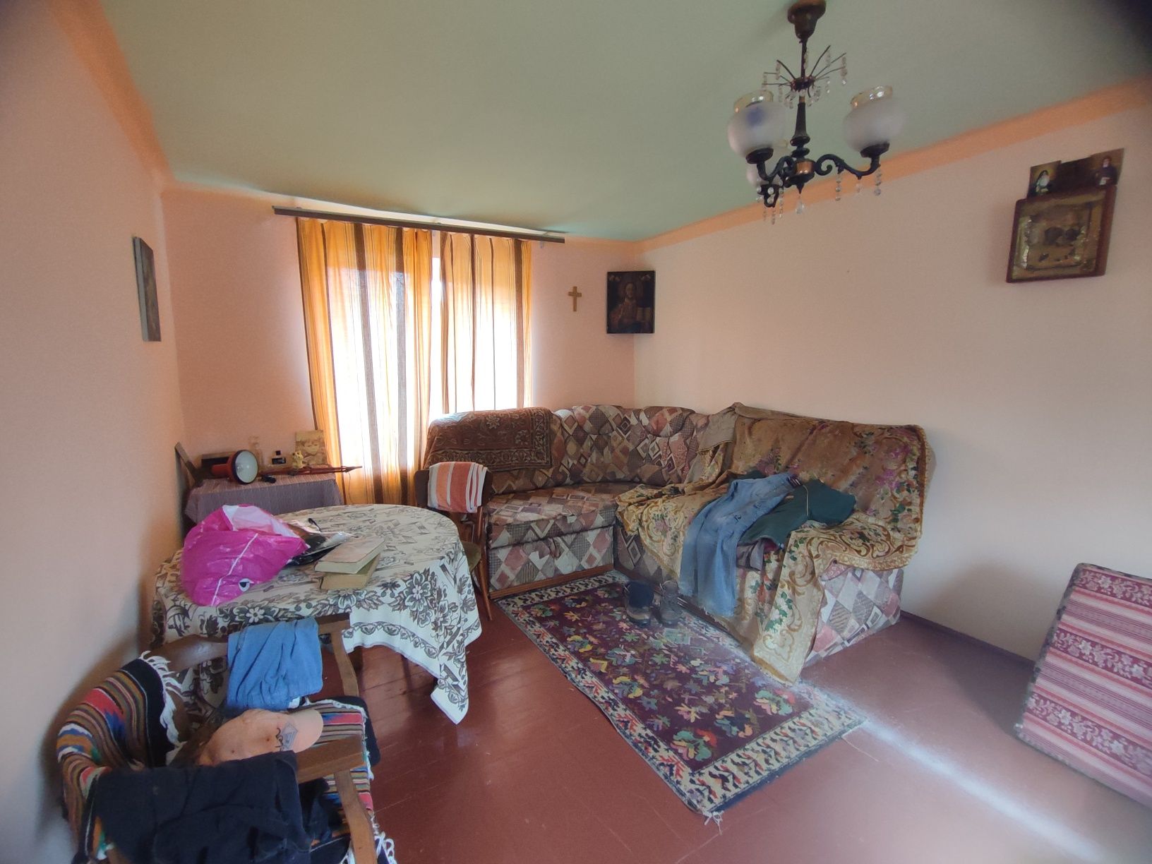 Продаж дачного будинку та ділянки в селі Наварія