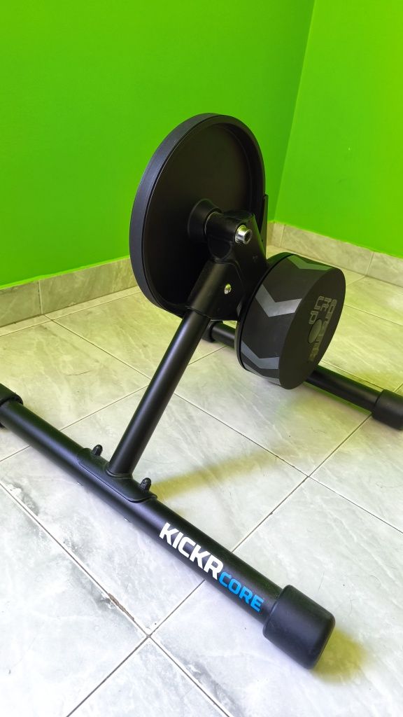 Orbea Orca M30 2023 c/ Wahoo Kickr Core
