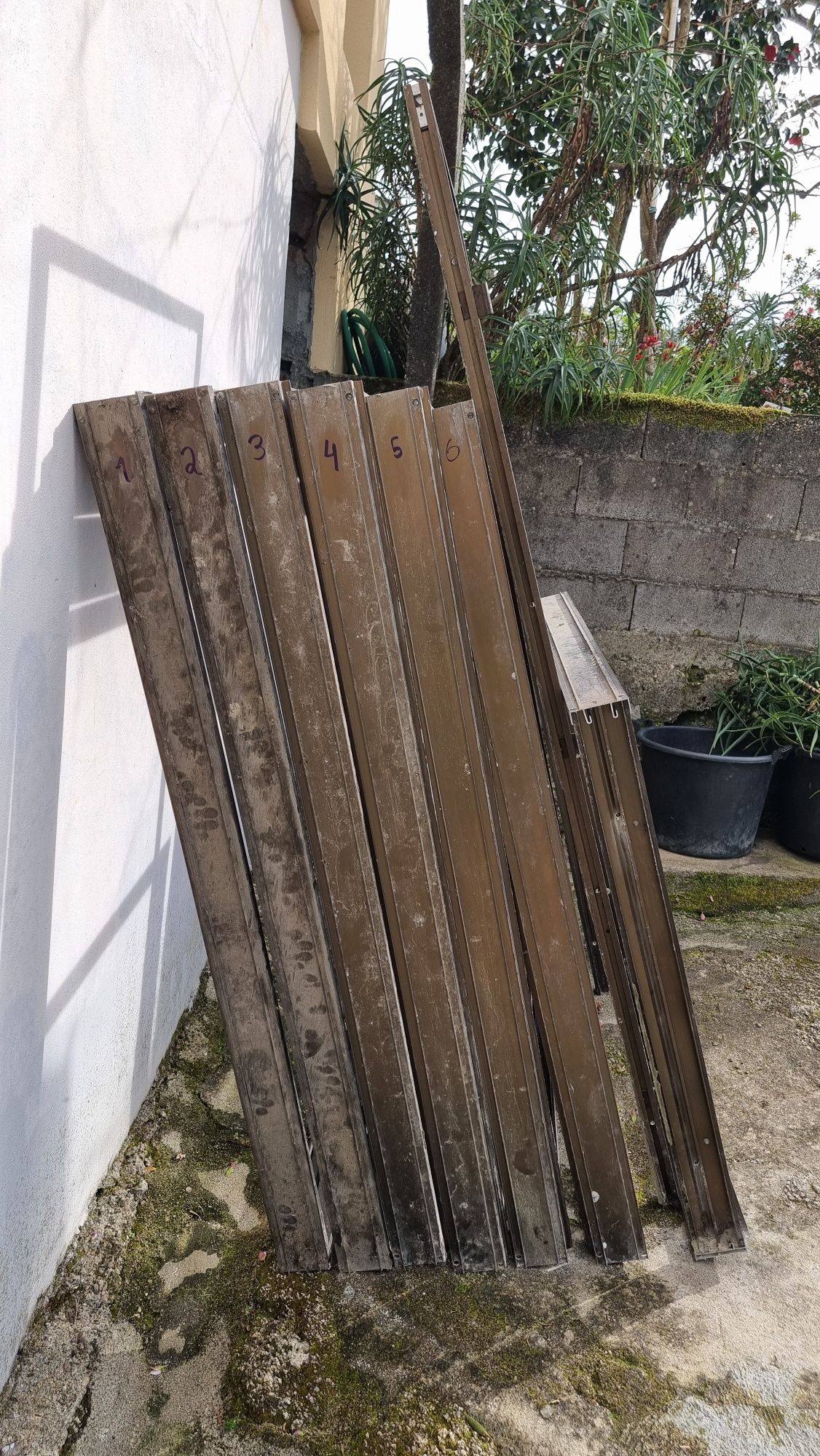 Vendo caixilharia completa