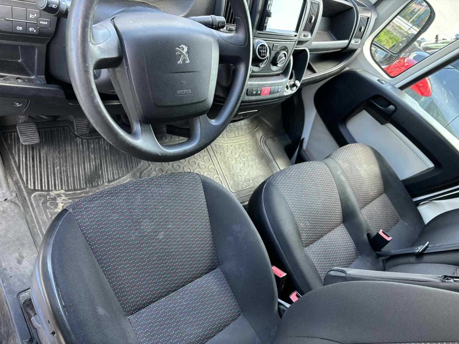 BUS Peugeot Boxer 2.2 HDi • 2015 • ładowność 3,3 t • DMC 5,8 t