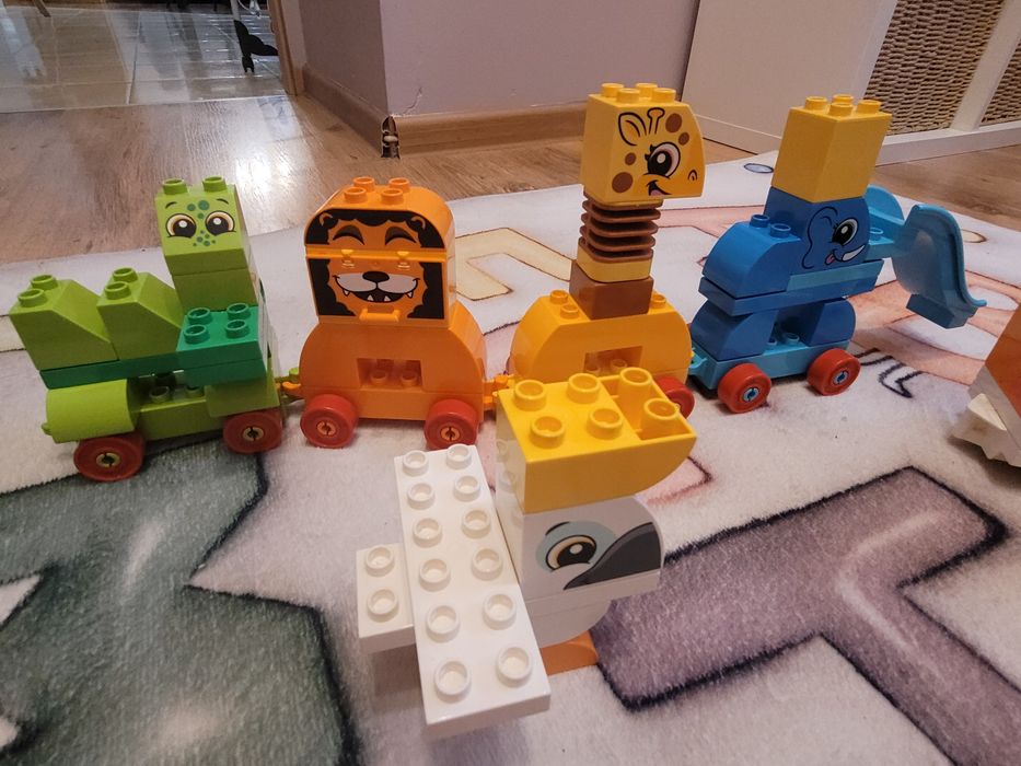 Duplo   lego  ciężarówka abc  oraz zoo pociąg