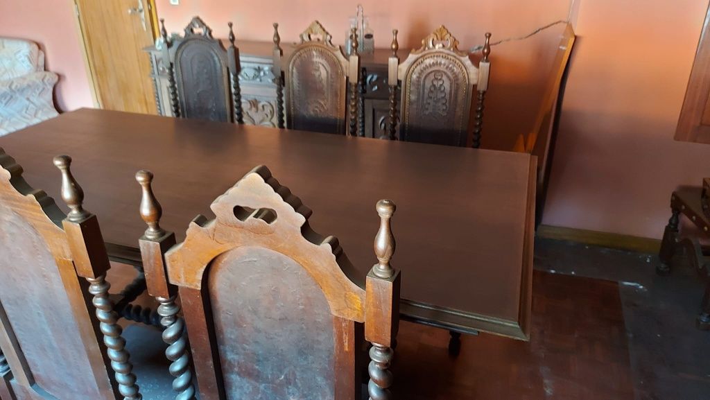 Móveis antigos  de sala de jantar