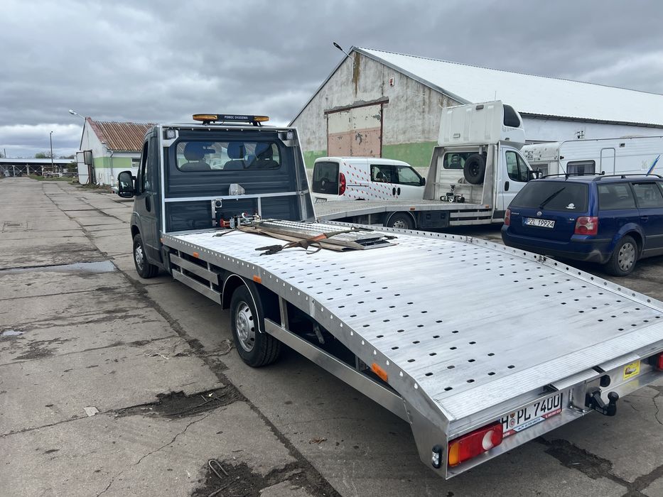 Zabudowa auto-laweta alu panel gotowe na placu