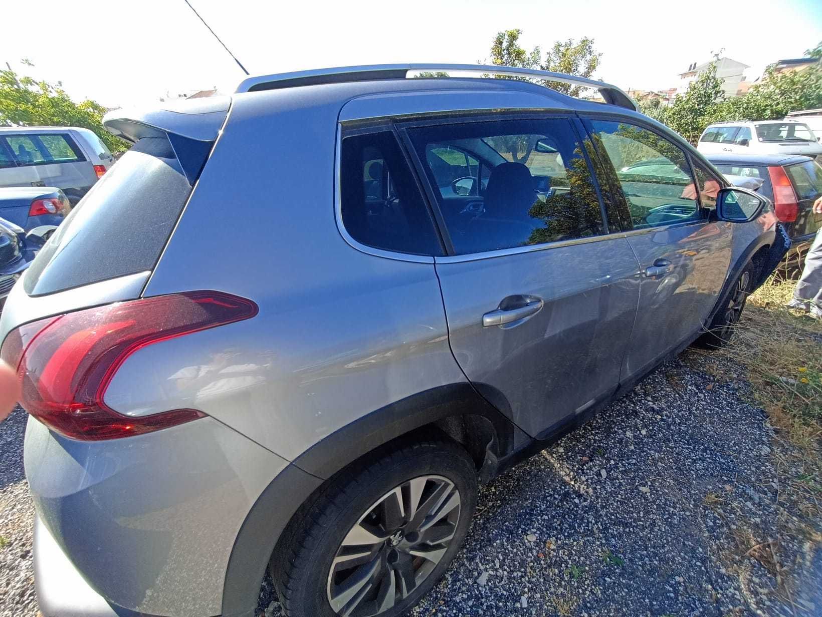 Peugeot 2008 BlueHDi 1.6 75cv – Sinistrado. Circula.