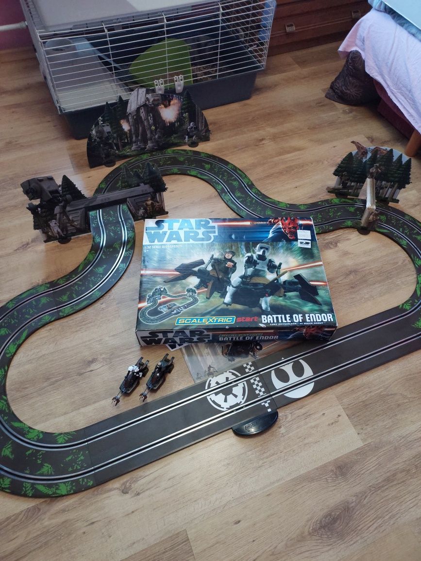 Tor wyścigowy STAR WARS 1:32 Battle of Endor Scalextric