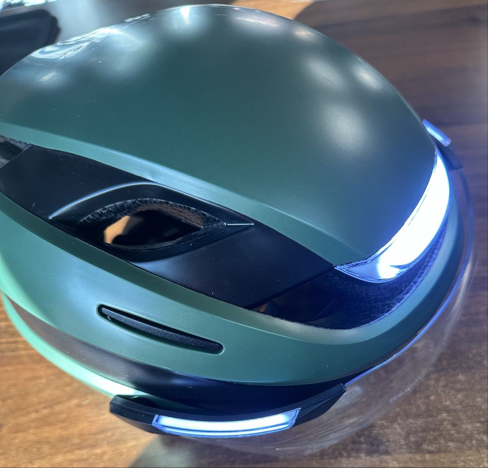 Kask rowetowy LUMOS  ULTRA led bluetooth