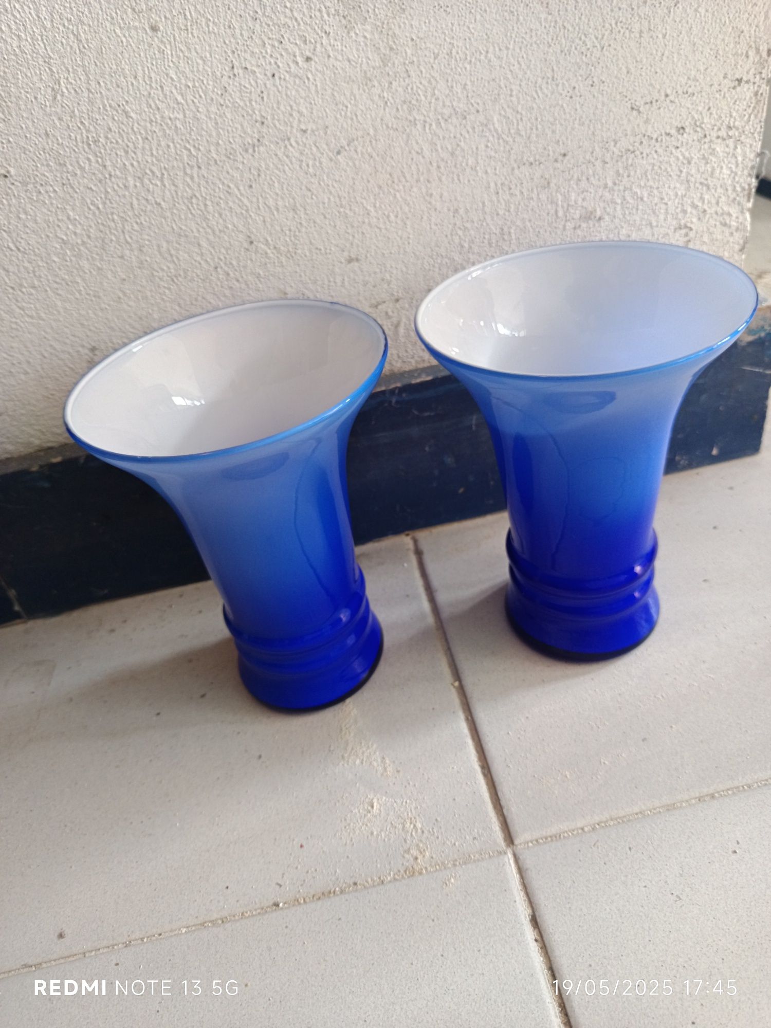 Conjunto de vasos iguais