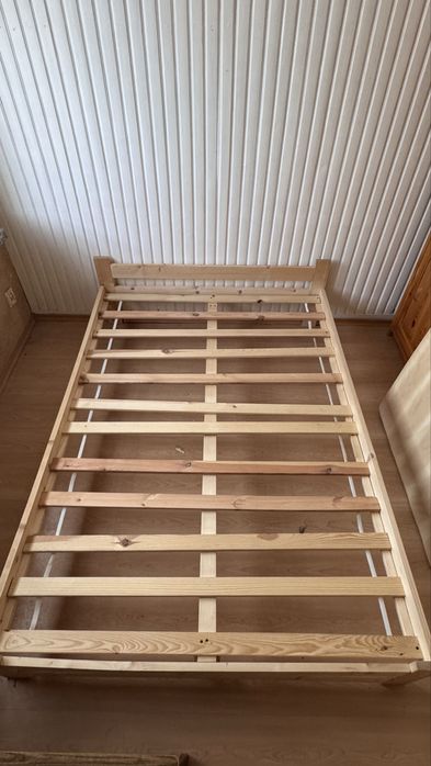 Łóżko sosnowe 200x140 z materacem