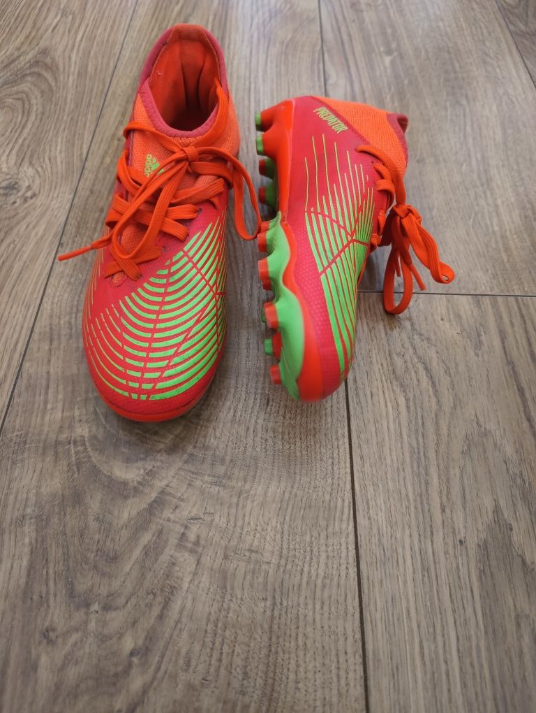 Buty piłkarskie adidas