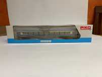 Wagon osobowy PKP 1/2 klasa typu 104A PIKO 97609, epoka IV, skala H0