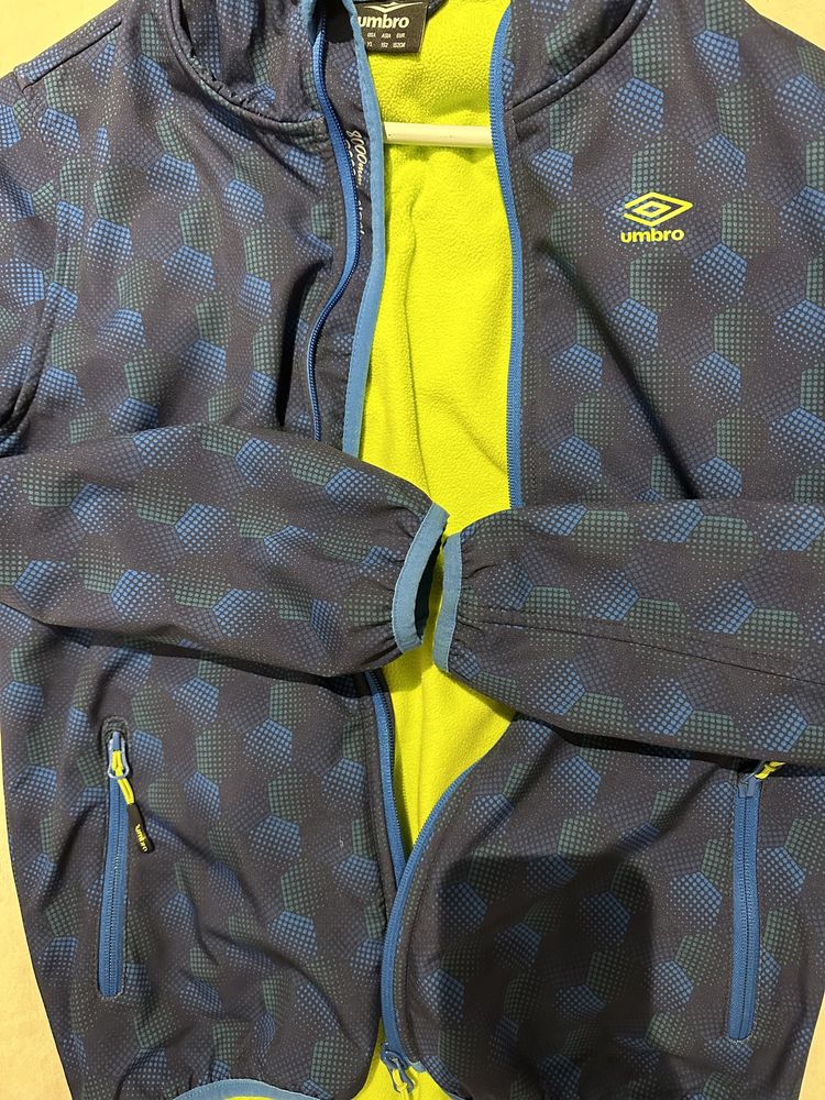 Куртка легкая осень Umbro флис, размер 152см