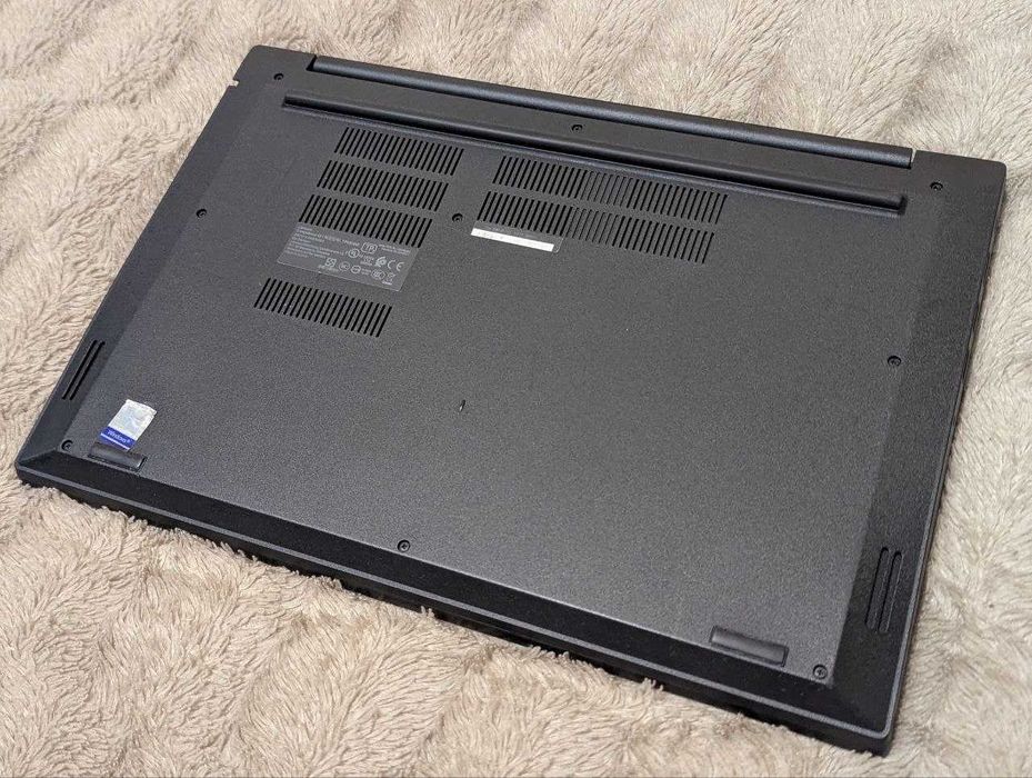 Lenovo ThinkPad E595/Ryzen 7 3700U/16GB RAM/256 SSD 500 HDD /FHD 15.6"
