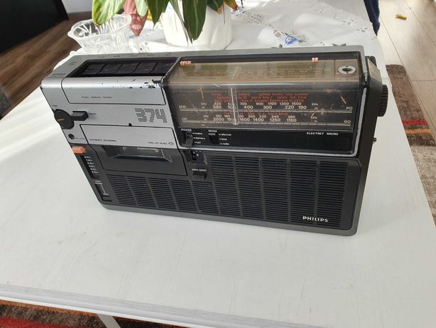 Stary zabytkowy radiomagnetofon philips 22ar374/00 vintage uszkodzony