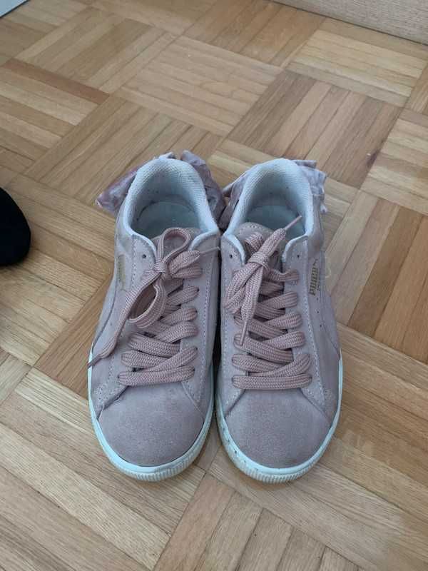 Sapatilhas rosa com laço