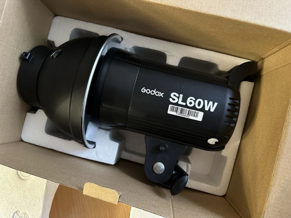 Прилад постійного світла Godox SL-60W