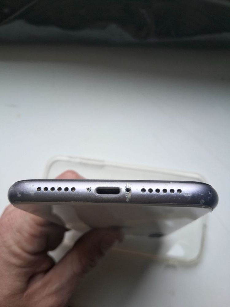 Iphone 11 64 в задовільному стані