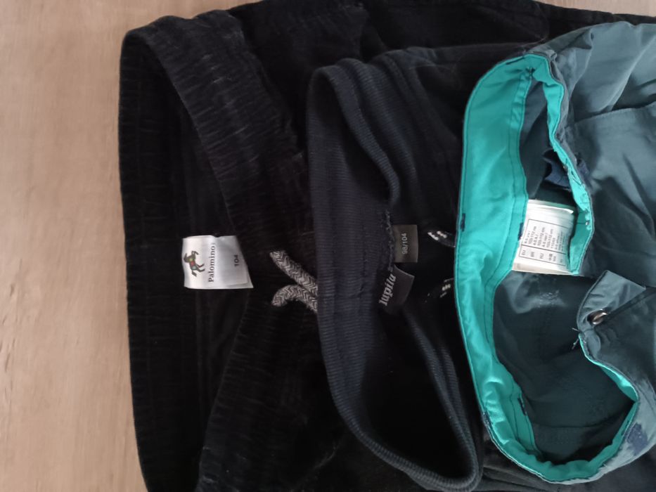 Zestaw 4szt. spodnie chłopięce joggery, górskie H&M Queucha r.104