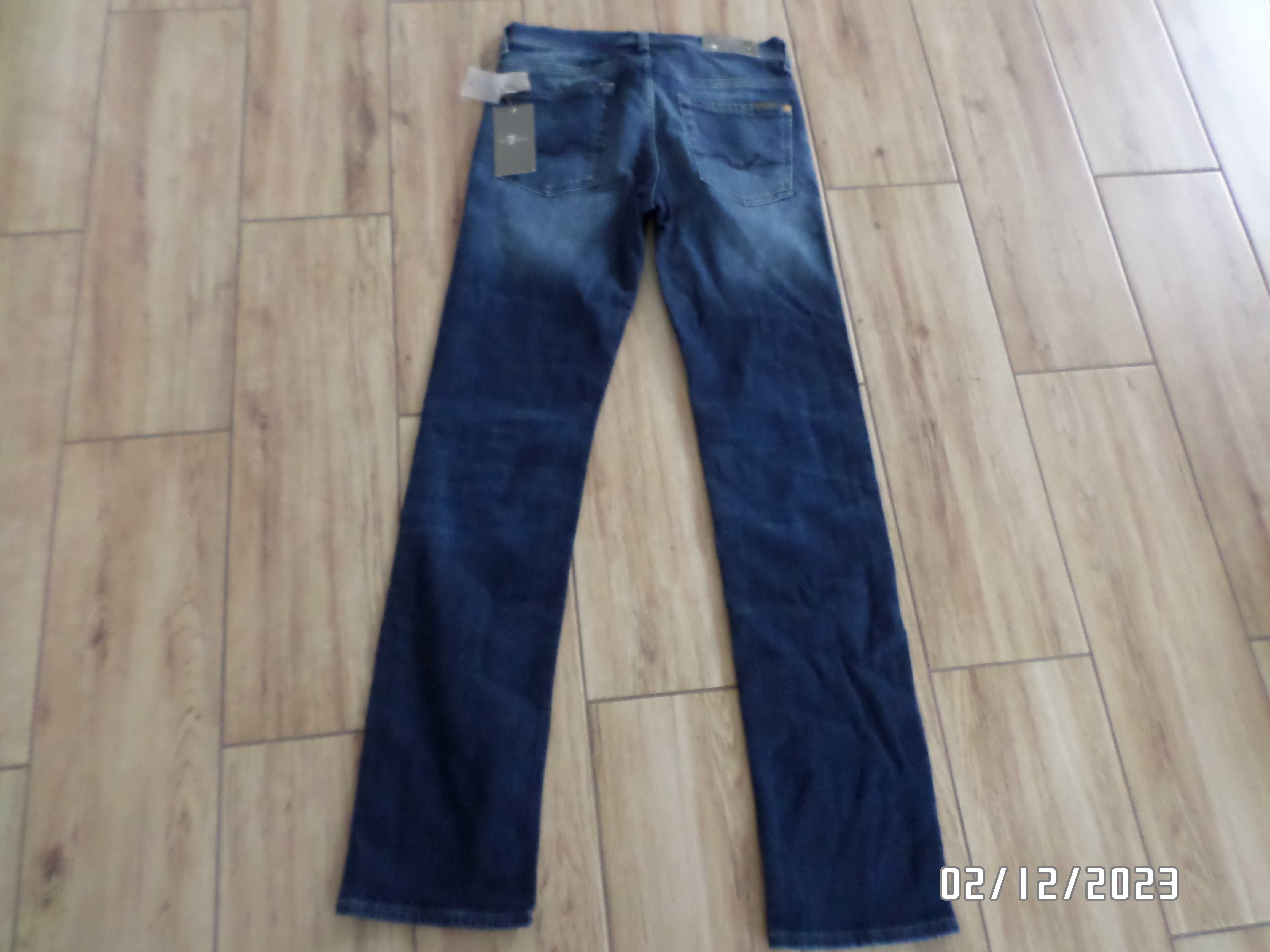 firmowe spodnie jeans-29/34-M/L-7 For All Mankind -Slimy-elastyczne