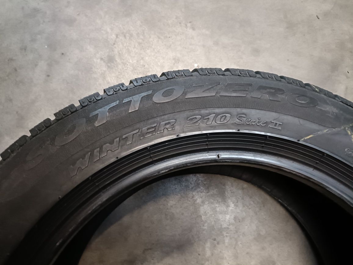 Opona zimowa Pirelli Sottozero Winter 210 serie II 205/65R17 96H